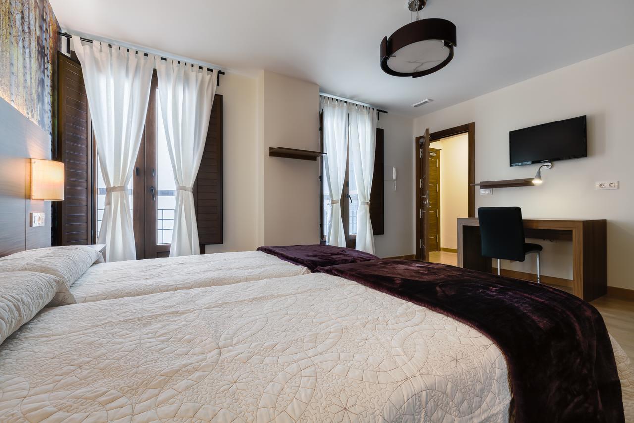 Hostal Arriola Granada Luaran gambar