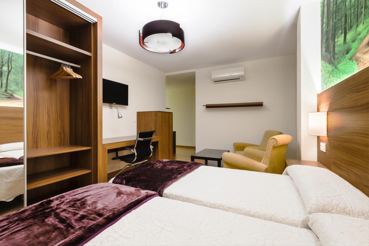 Hostal Arriola Granada Luaran gambar