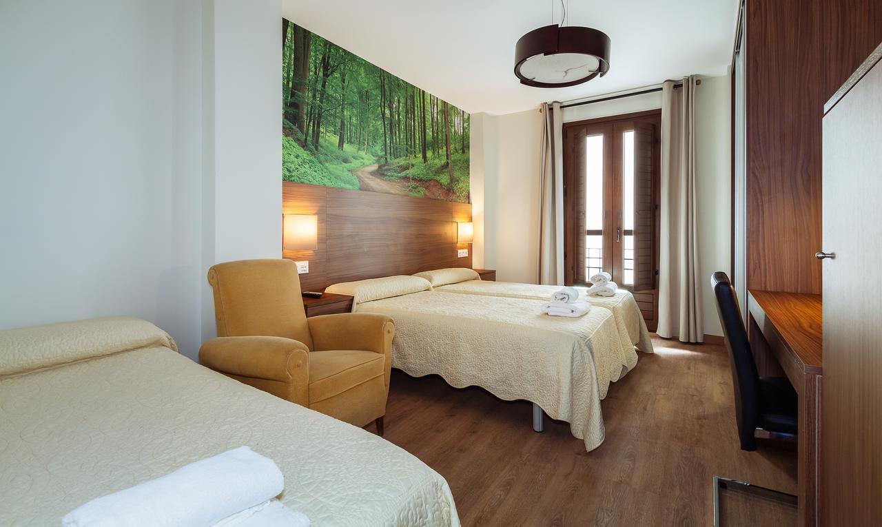 Hostal Arriola Granada Luaran gambar